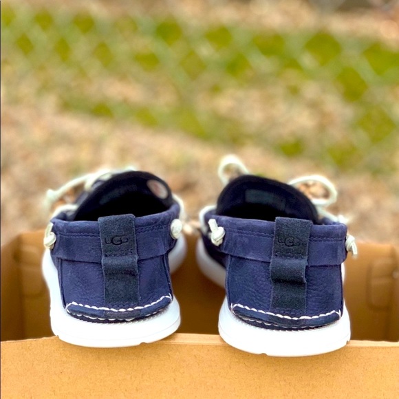 New UGG Beach Navy Mocc Boat Shoe Nubuck Leather - Picture 6 of 9